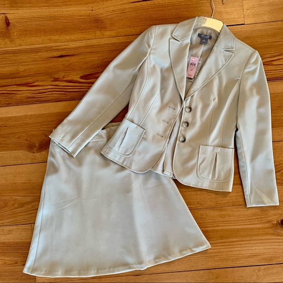 Ann Taylor 2 Piece Beige Suit Jacket and Skirt - Picture 2 of 16